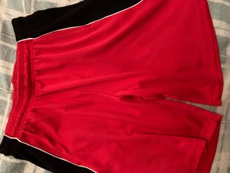Men’s Allpro brand basketball shorts w/front pockets, elastic waistband with accent stripes down sides