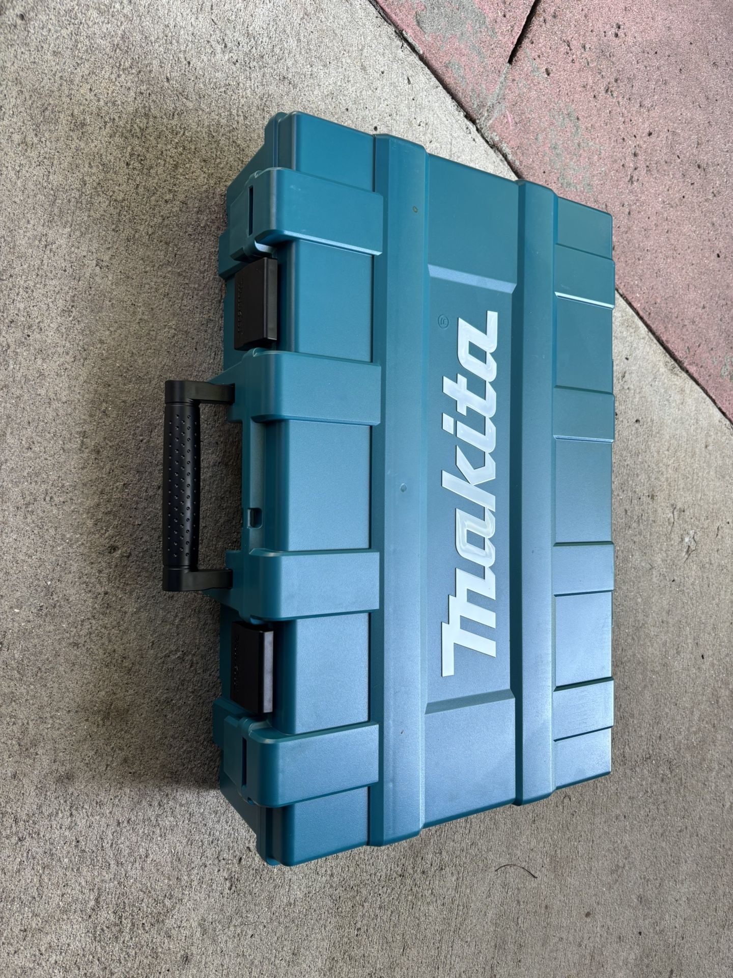 Makita 18v Framing Nailer Box 
