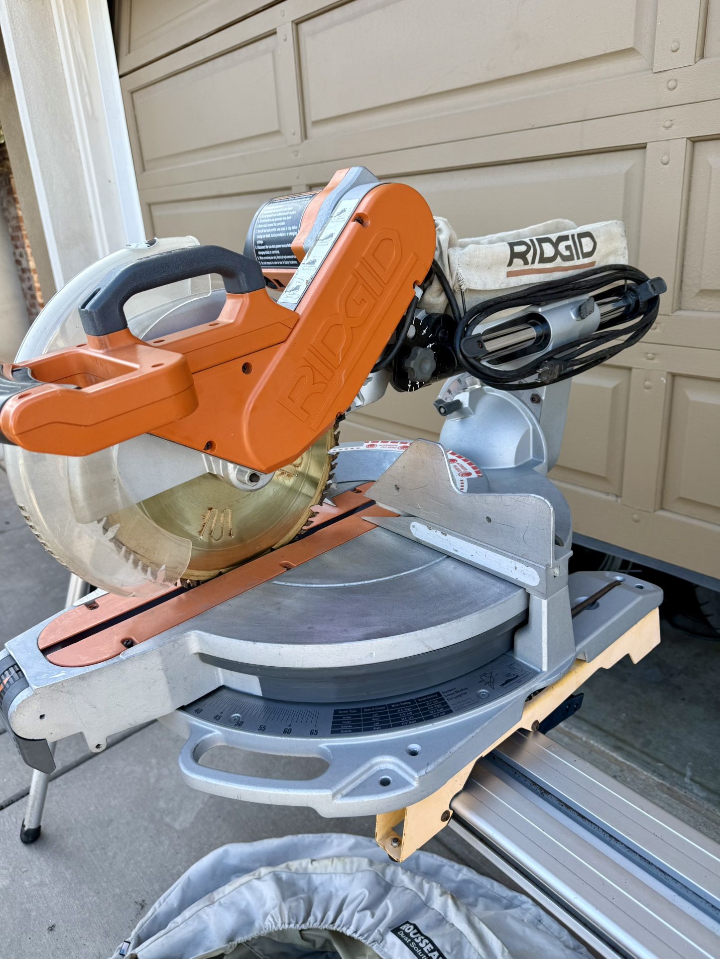 Ridgid 12” Sliding Miter Saw W/ Stand