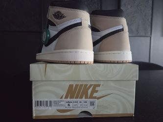 Womens size 6 Jordan 1 Retro