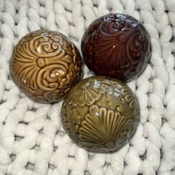 3 Bolas/ Home Interiors 