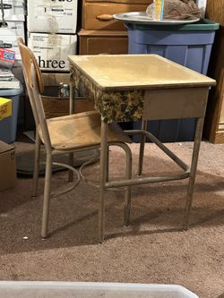 School Desk & Chair vintage 