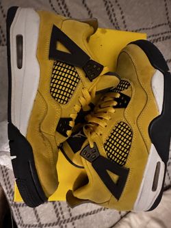 Jordan Retro 4 Lightning