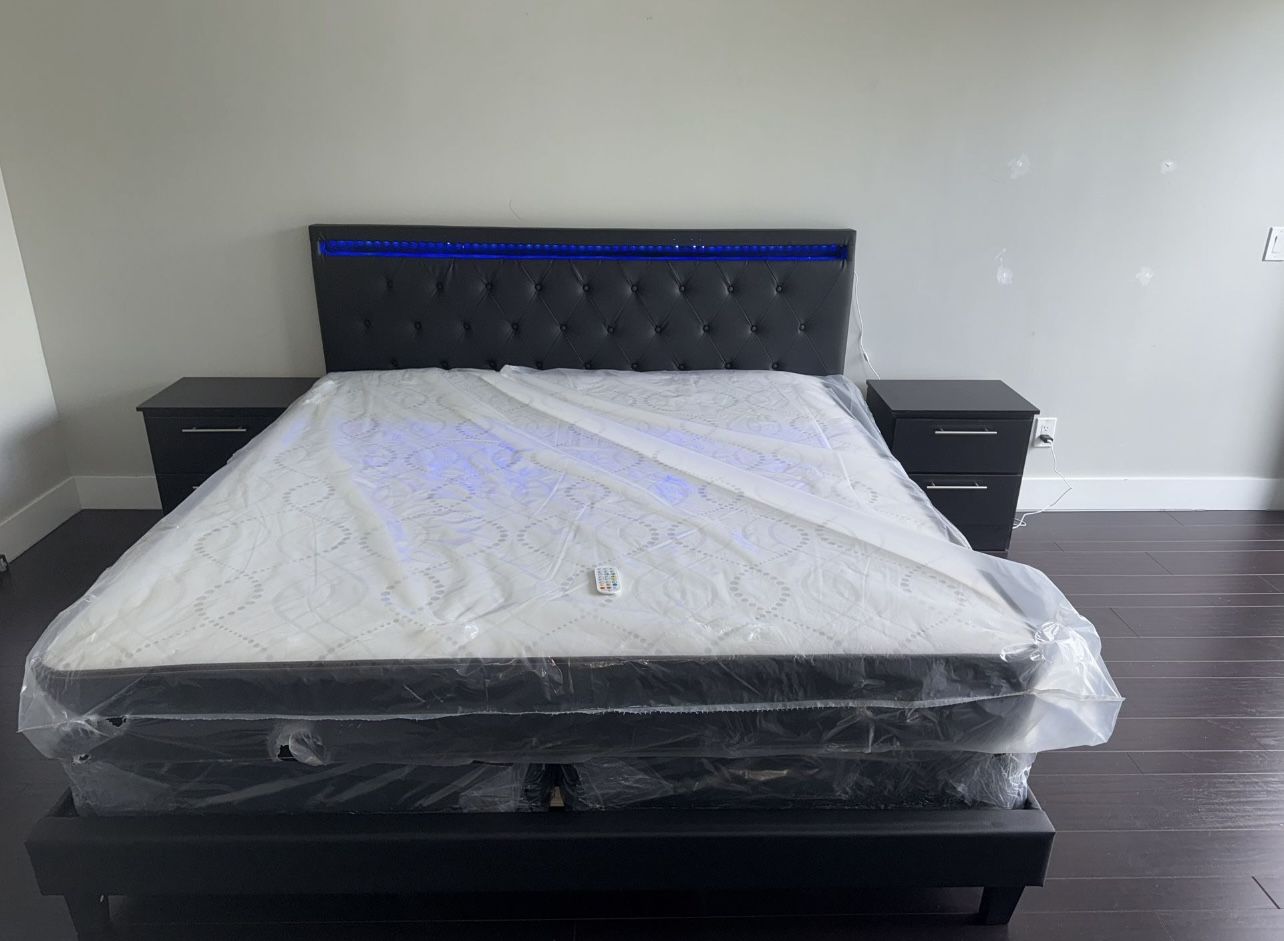 Bedroom Set - Juego De Cuarto ( Mattress Included) 