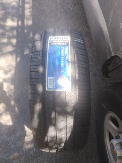 Tire 275/45R20