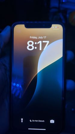 iphone Xr 64GB ( send offers )