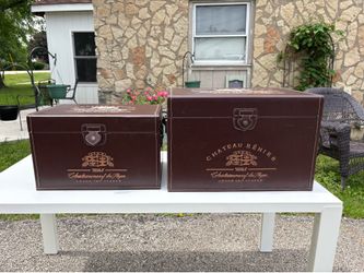 Vintage style wine chests