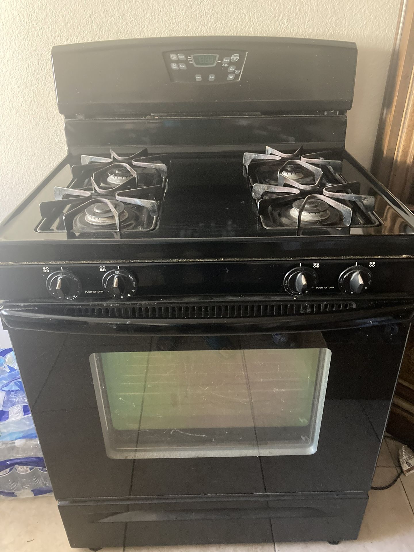 Stove /Estufa —-gas 