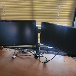 Dual Computer Screens