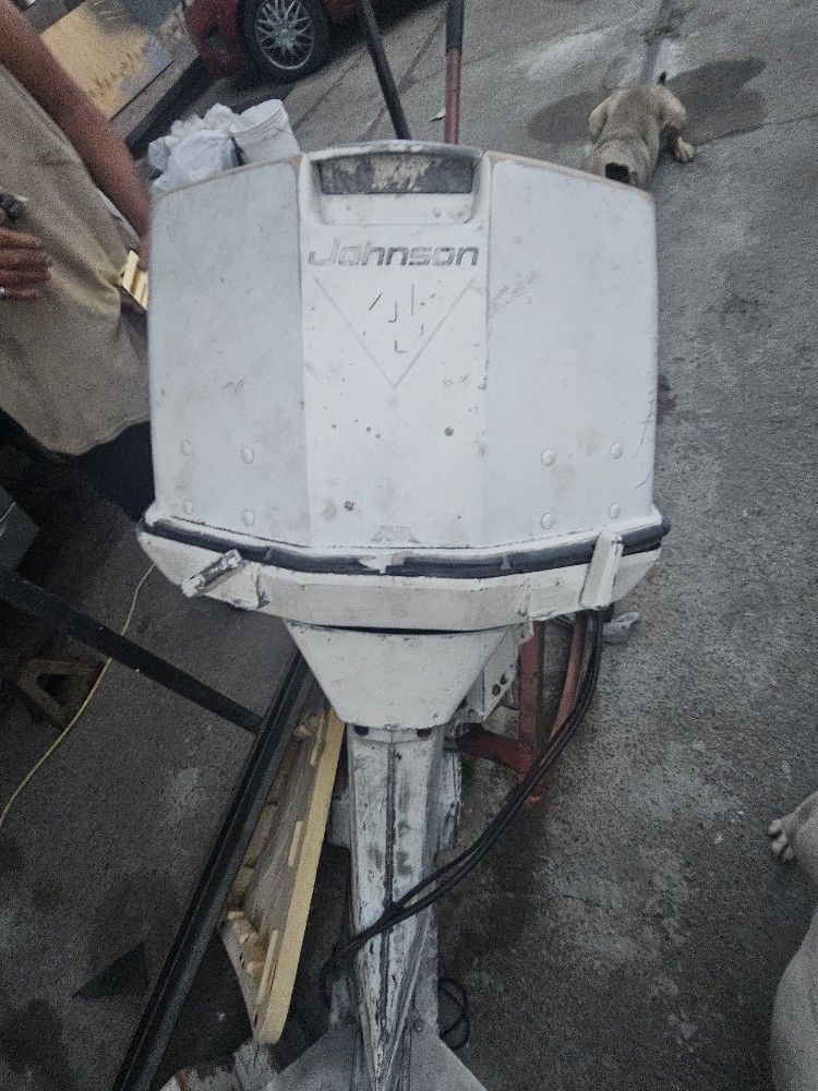 Johnson/Suzuki 140hp 4 Stroke Outboard 25" Shaft Motor Working