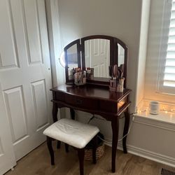 Rcwilley Vintage vanity 