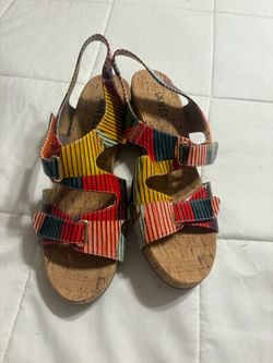 Woman’s shoes size 7
