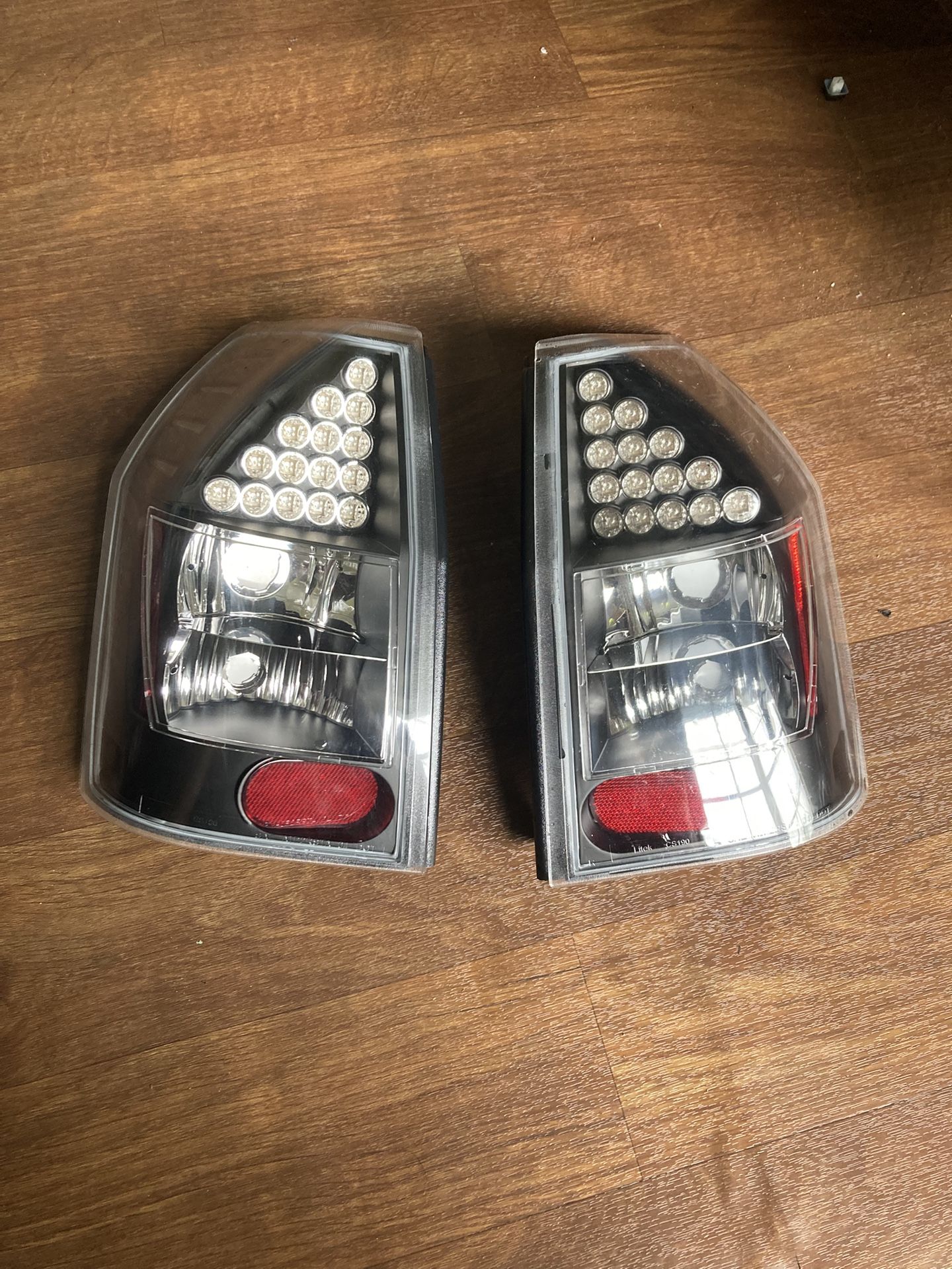 Aftermarket Doge Magnum Tail Lights