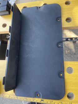 GM Cover, Front Floor Console Front Compartment 14-20 chevy / tahoe / suburban / silverado gmc sierra