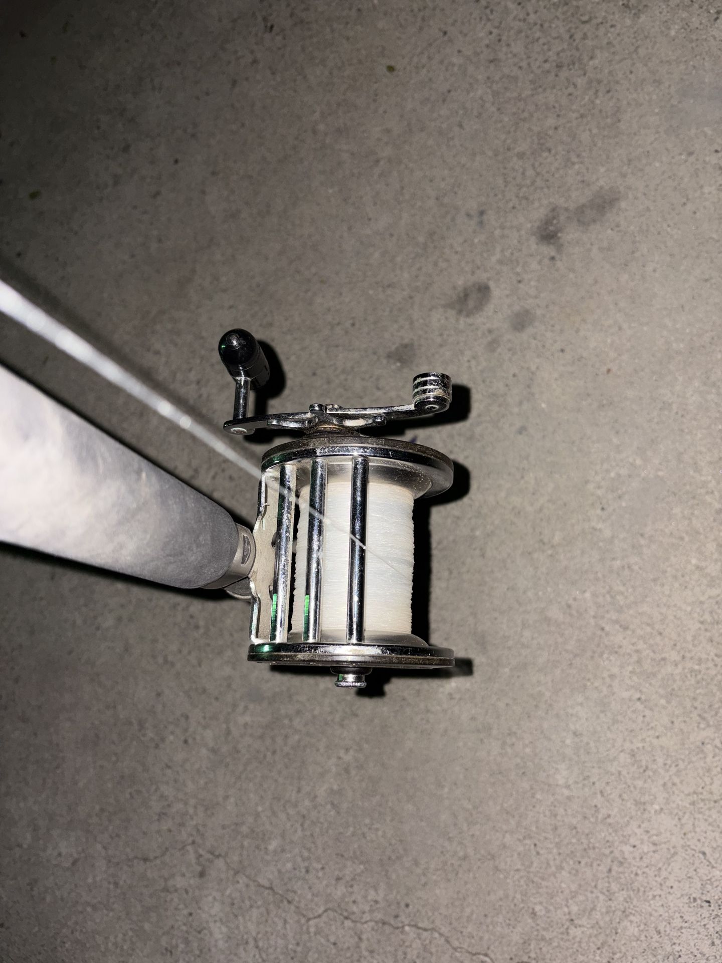 Fishing pool with reel