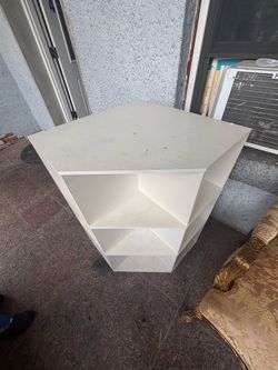White Corner Storage Shelf / Bookcase