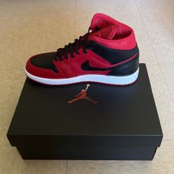 Air Jordan one mid