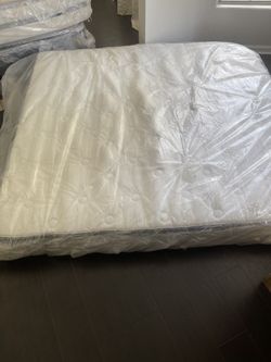 KING SIZE MATTRESS PICK UP TODAY 