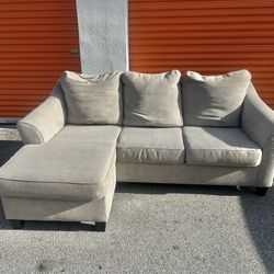 Grey Sectional Sofa with reversible chaise 🚚💨 Delivery Available