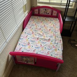 Toddler Bed Girl 
