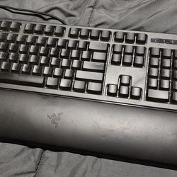 Razer Ornata CHROMA Mechanical Keyboard  with Magnetic Wrist Pad