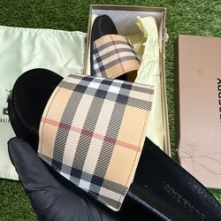 Burberry Slides Sandals Size 9– Authentic – Like New