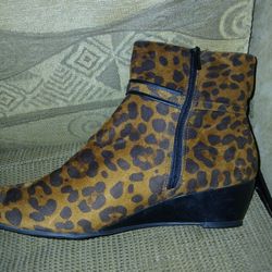 Multiple Pairs  Or Women's Dress Shoes