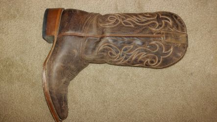 Shyanne Women's Boots Size 8m