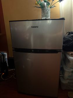 Mini fridge