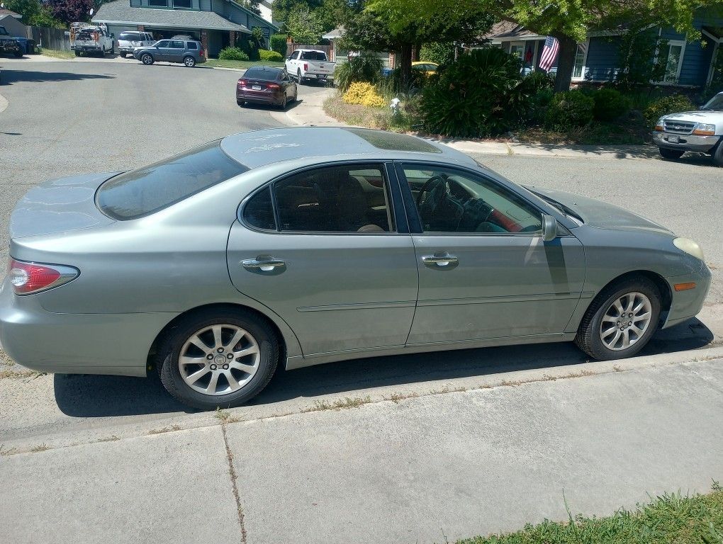 Lexus ES (contact info removed)