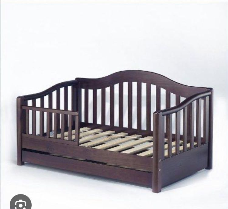 NEW- Sorelle Furniture GRANDE TODDLER BED CHERRYWOOD/EXPRESSO