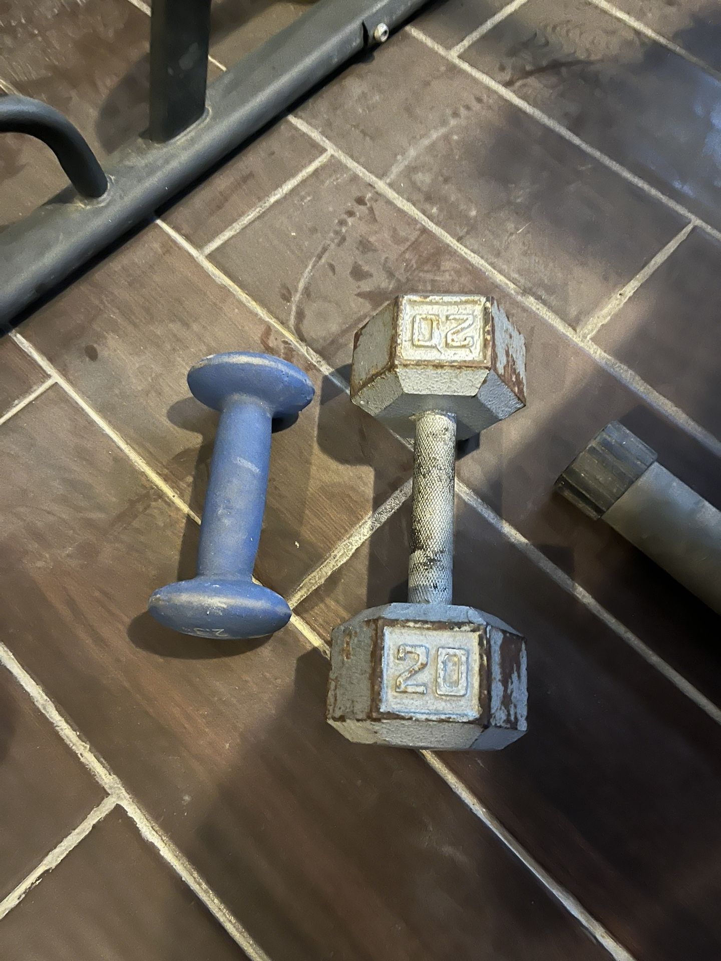 Single 20lb Dumbbell And Single 5 Pound Dumbbell