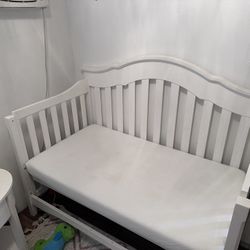 Crib with Mattress 