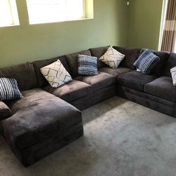 Large U shaped sectional