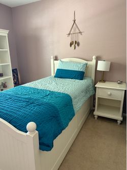 Twin bedroom set