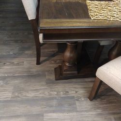 Dining Room Table $300
