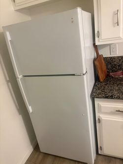 Ge 15.5 white frig great cond