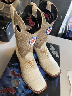 Size 9 Cowboy Boots Caiman Belly Ranch Toe White Color