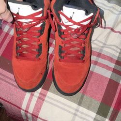 Jordan 6 raging bulls size 8.5