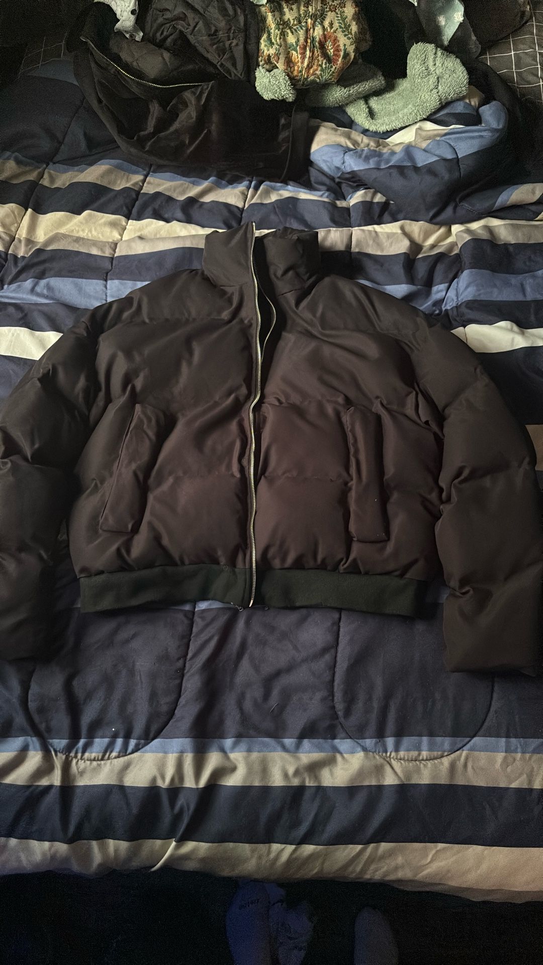 BLACK PUFFER COAT SIZE L