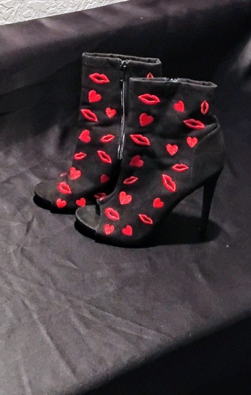 Black/Red ♥️ 👄 Open Tow Boots