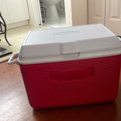 Brand New Rubber Maid Cooler 