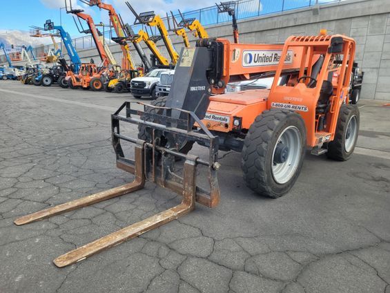 8K REACH FORKLIFT TELEHANDLER 8,000 # LBS 8,000 POUNDS CAPACITY 42 FT HIGH REACH FORKLIFT - SKYTRAK 8042