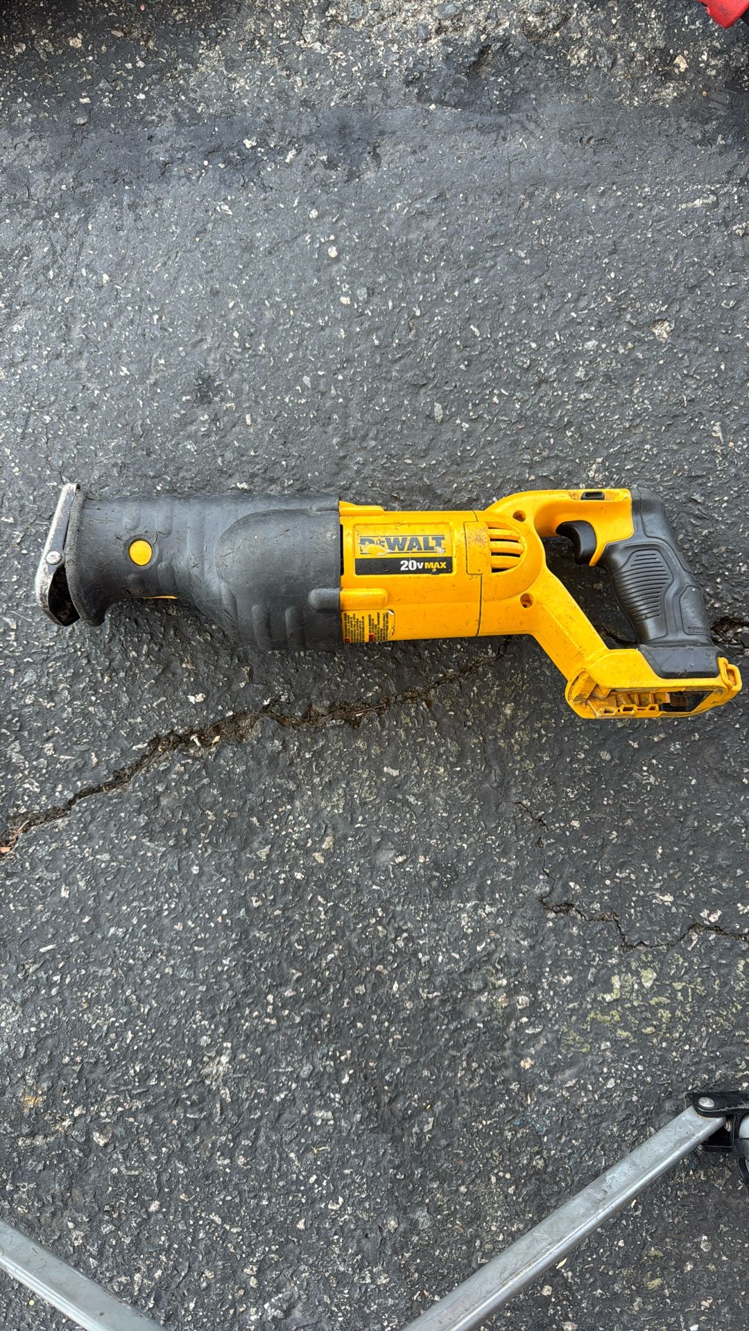 Dewalt Reciprocating Saw DCS380