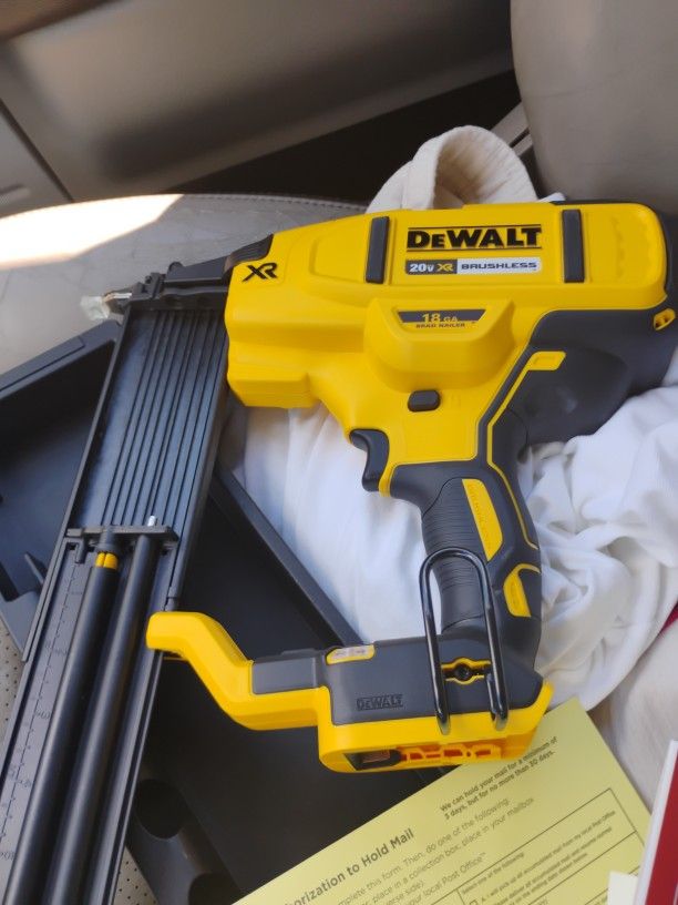 DeWalt 18 Gage Brad Nailer