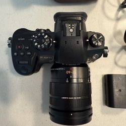 Leica Black Cameras-and-accessories(68)32