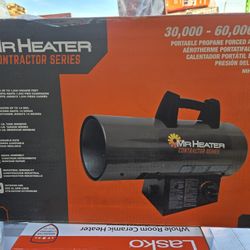 Contractor Series 60,000 BTU
Forced Air Propane Outdoor
Space Heater with 10 ft. Hose
and Regulator