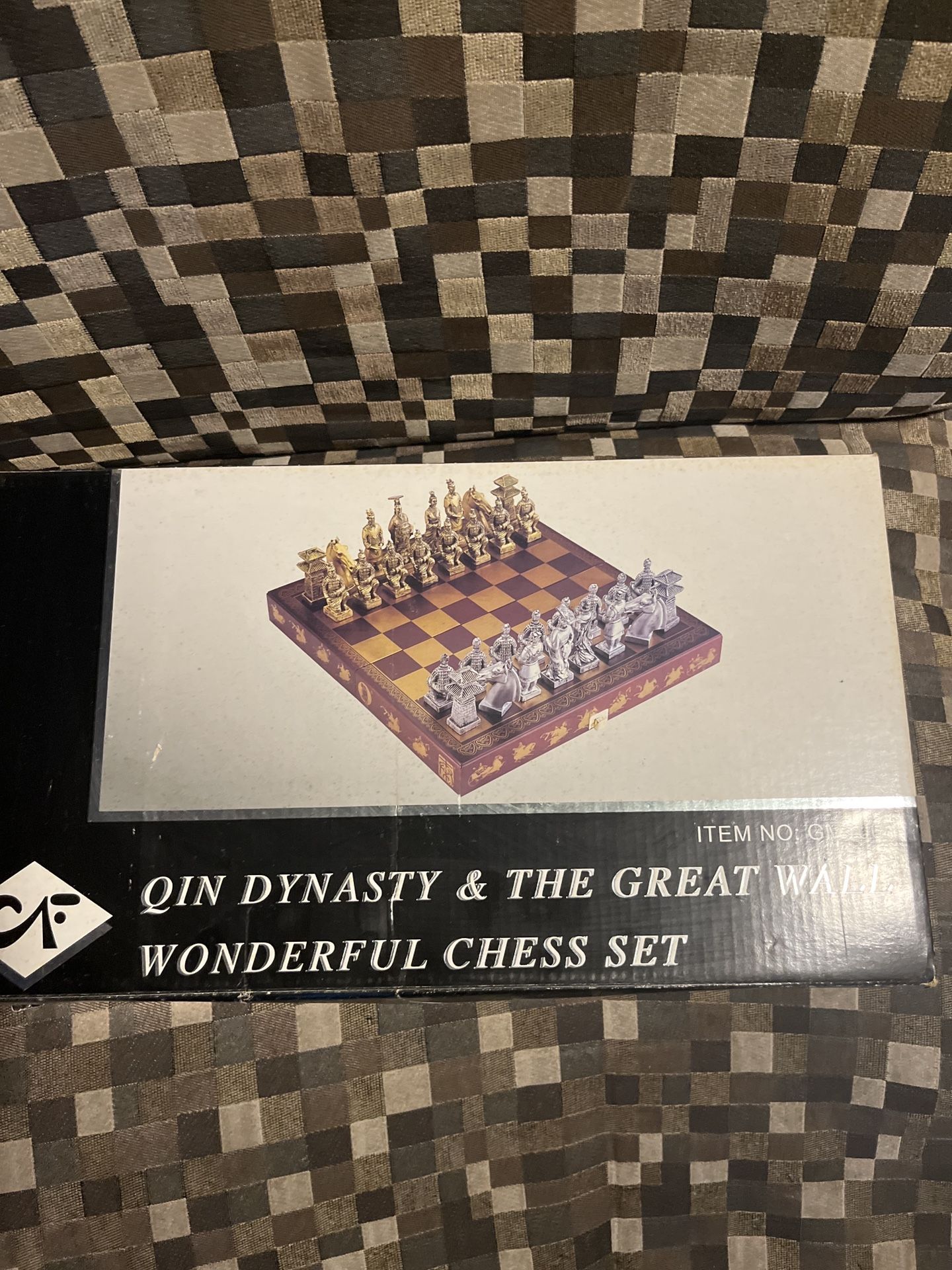 Qin Dynasty & The Great Wall Wonderful Chess Set New In Box Plastic Sealed