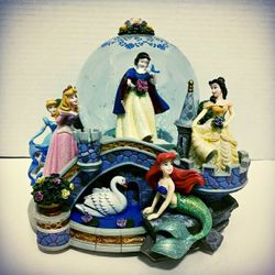 Disney Multi Princess Globe