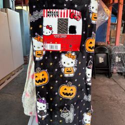 Hello Kitty Halloween Blanket 🧡